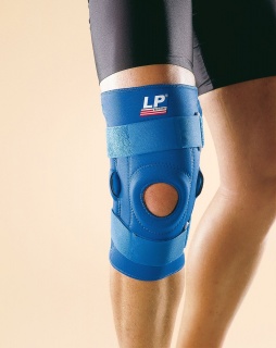 LP - ORTOZA KOLJENA LP 710 - sa otvorenom patelom,prednjim pojačanjem,sil.prstenom